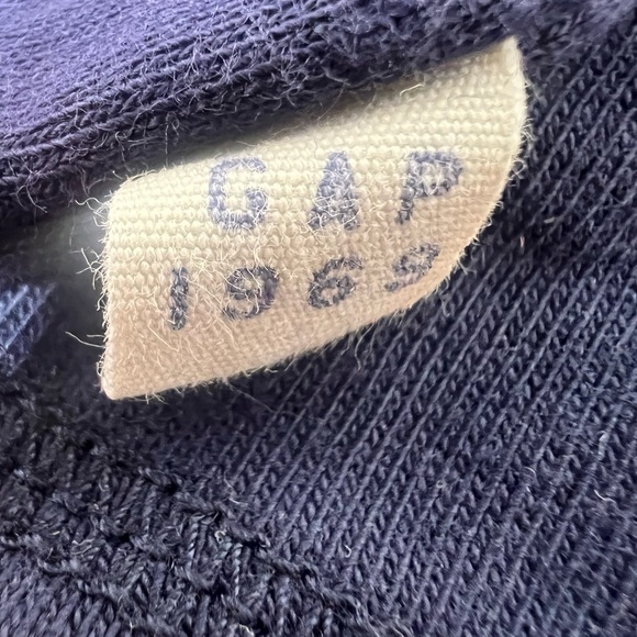 Gap Boys 2 shorts and 2 cotton sweats - Picture 4 of 4